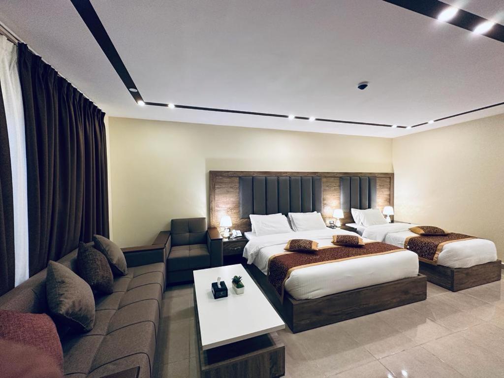 Shaqilath Hotel Вади Муса Экстерьер фото